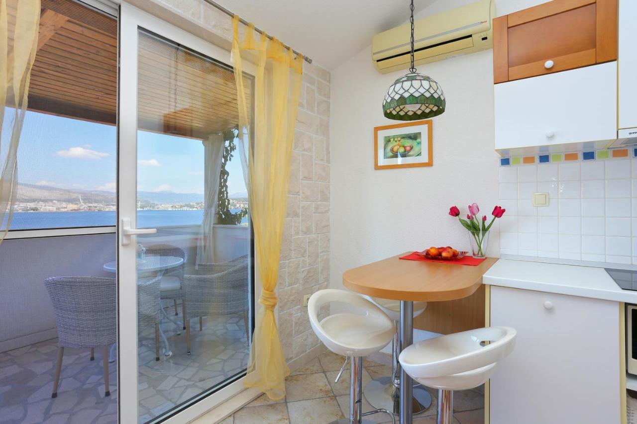 Apartments By The Sea Okrug Donji, Ciovo - 12502 Okrug Gornji Exterior photo