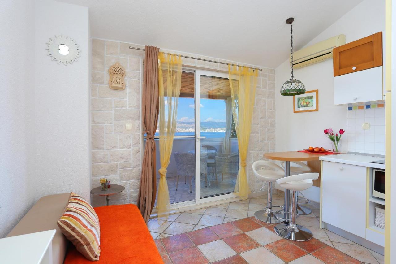 Apartments By The Sea Okrug Donji, Ciovo - 12502 Okrug Gornji Exterior photo
