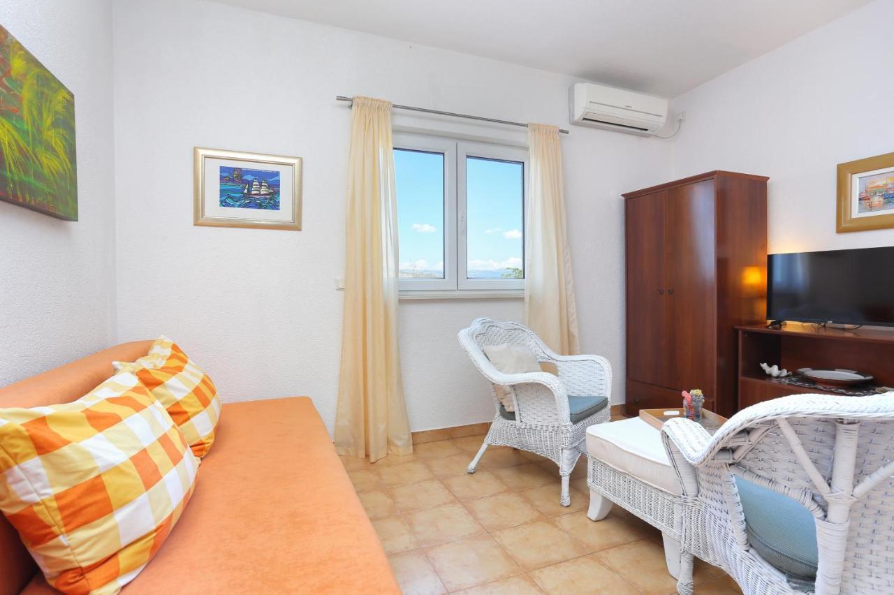Apartments By The Sea Okrug Donji, Ciovo - 12502 Okrug Gornji Exterior photo